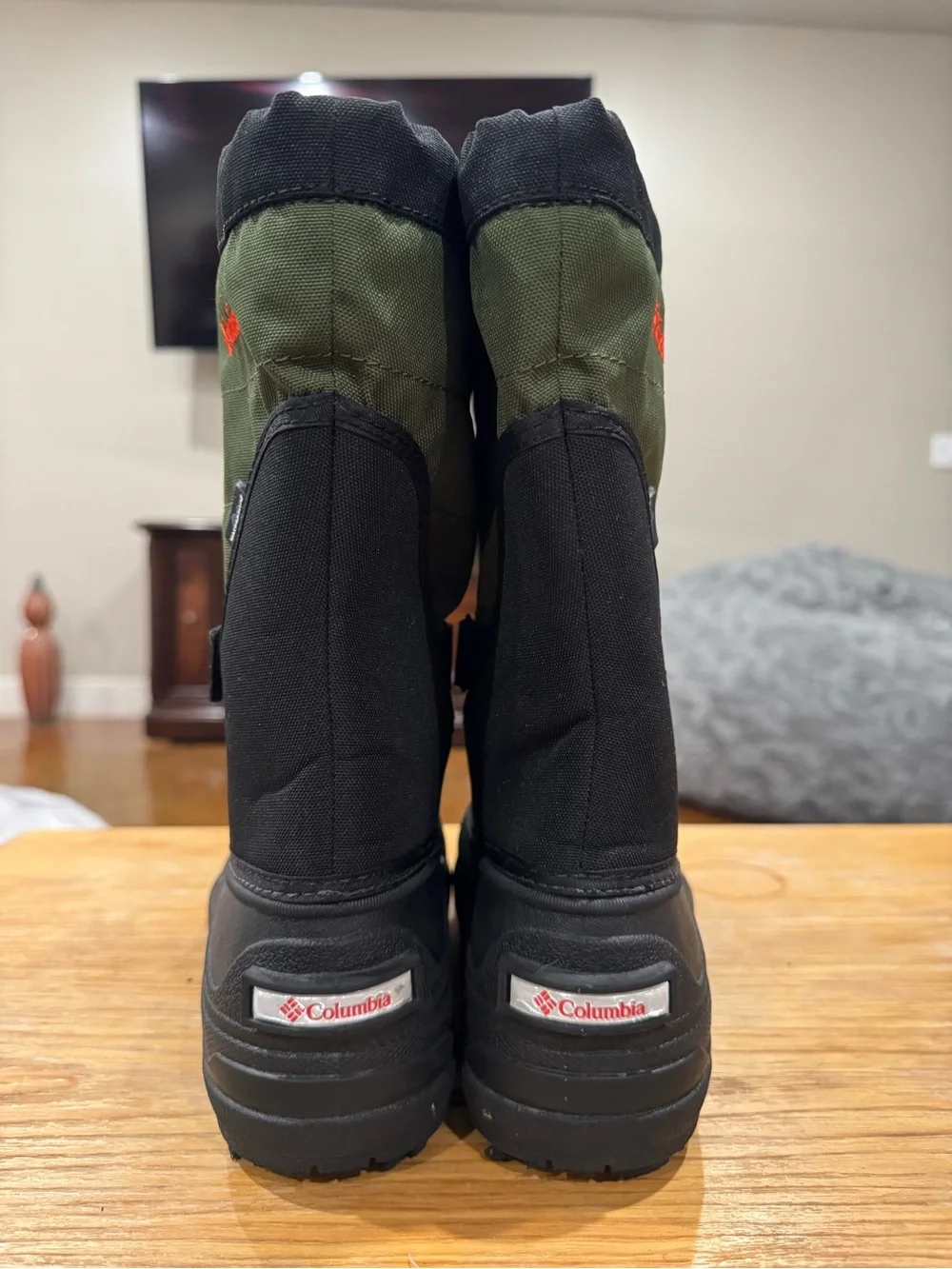 Columbia Powderbug Plus II Olive Green Kids Snow Boots with Red Drawcord NWOB